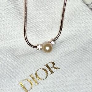 Vintage Dior snake chain necklace with pearl and crystals 🔥